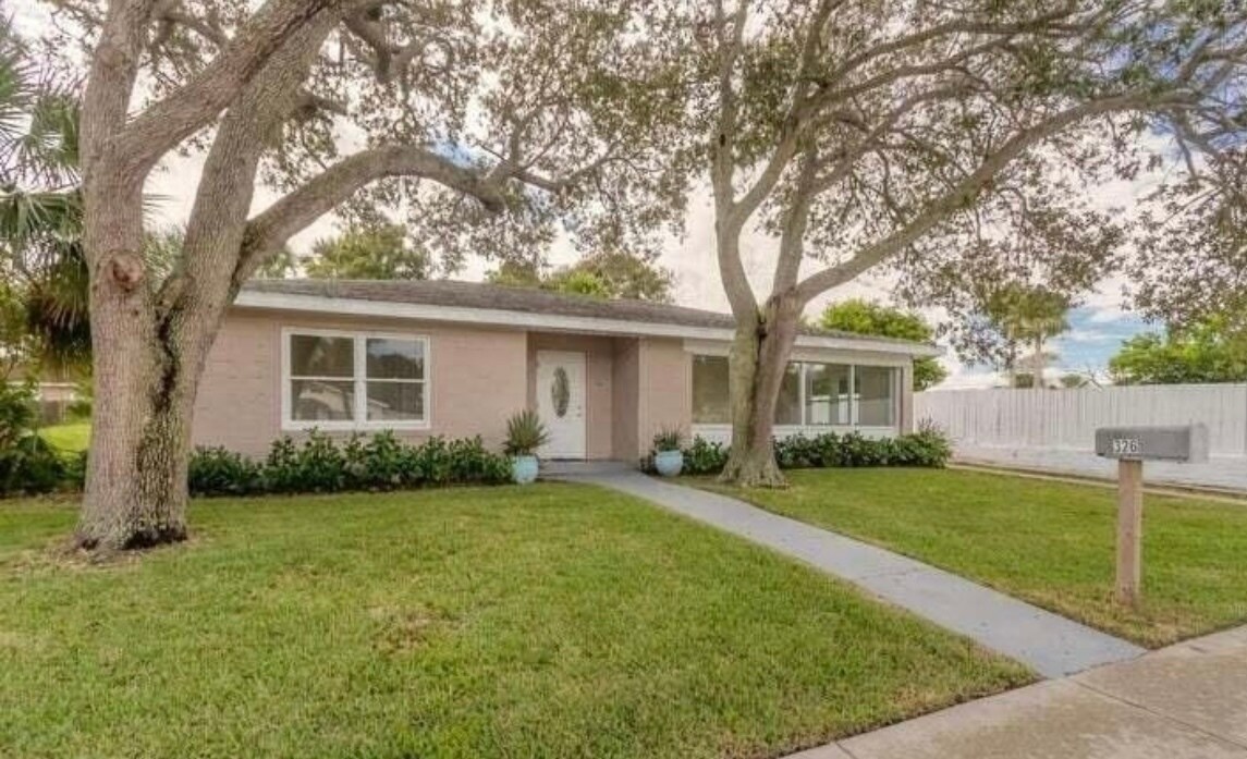 Primary Photo - 326 Ribault Ave