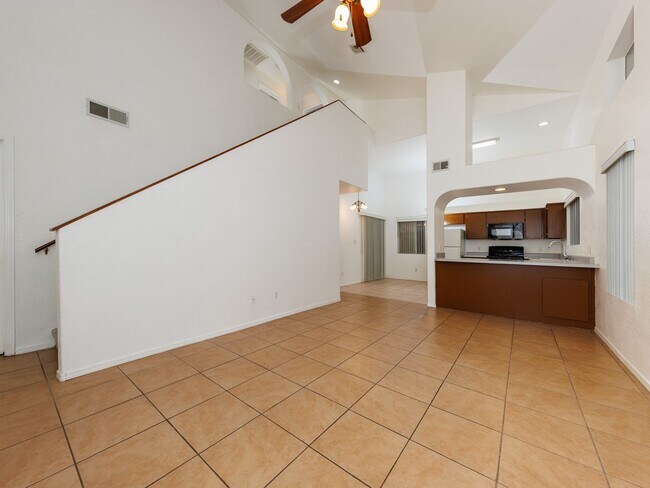 Building Photo - Mesa Del Sol Townhome