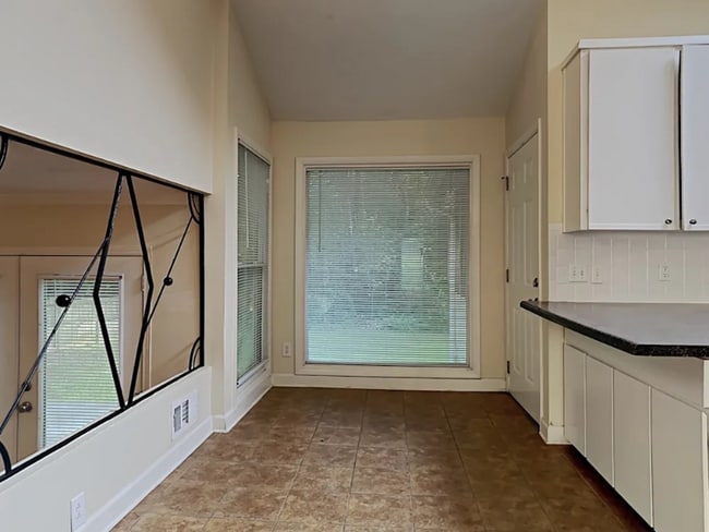 Building Photo - 1144 Aurora Ct