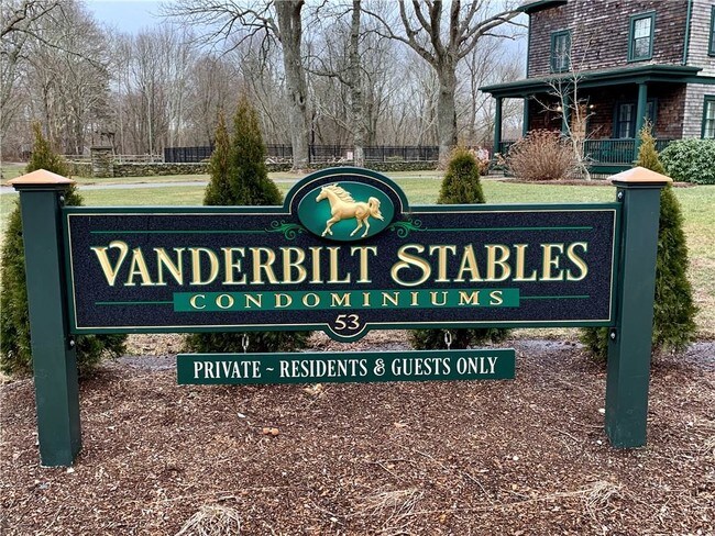 Foto del edificio - 53 Sandy Point Farm Rd