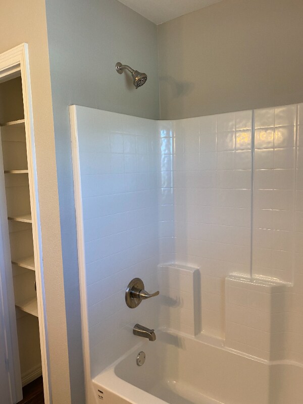 112 N 6th St Unit 5, Godley, TX 76044 Room for Rent in Godley, TX