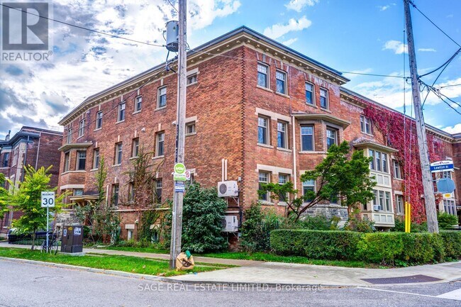 Building Photo - 3 Lonsdale Rd