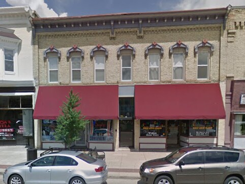 174-6 W Main St, Whitewater - 174 W Main St