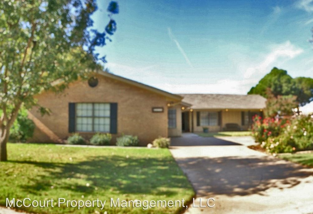 Foto principal - 6213 Sequoia Dr