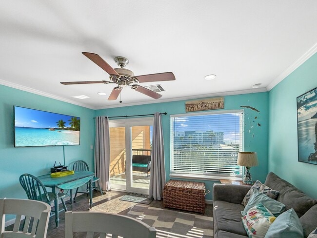 Building Photo - 9520 Seawall Blvd