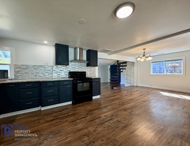 Foto del edificio - Updated 3-Bedroom Home with Fenced Backyard in Beaverton