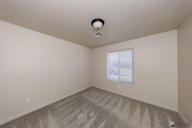 Foto del edificio - 8649 E 41st St