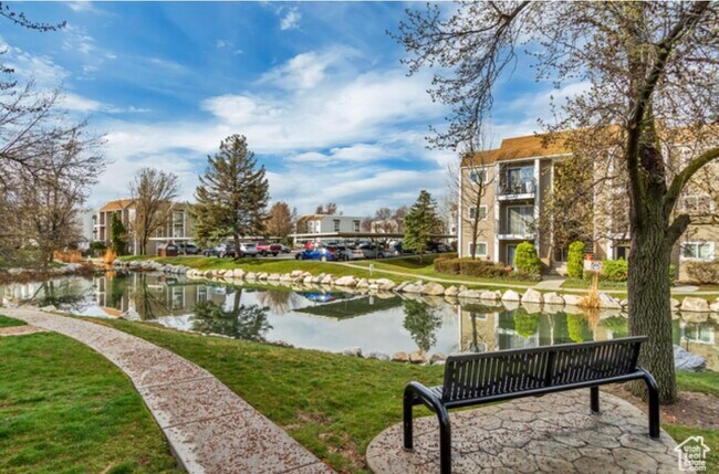 Building Photo - 1015 Quail Park Dr