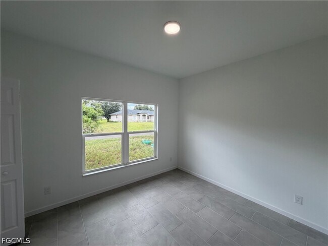 Foto del edificio - 1092 Norton Ave S