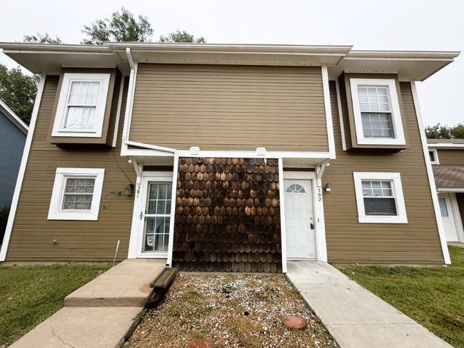 Building Photo - 6725 W Shade Ln