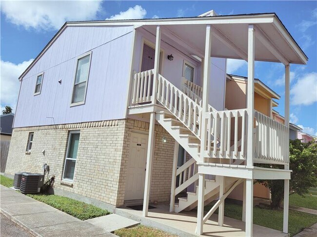 Foto del edificio - 6702 Everhart Rd