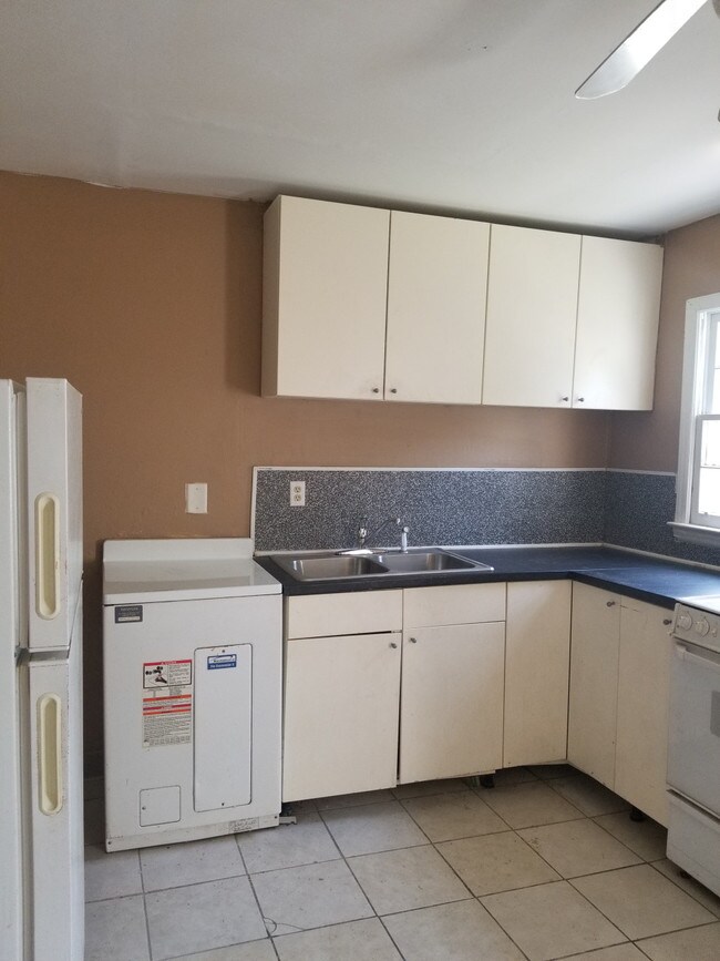 Building Photo - 2808 Mayfair