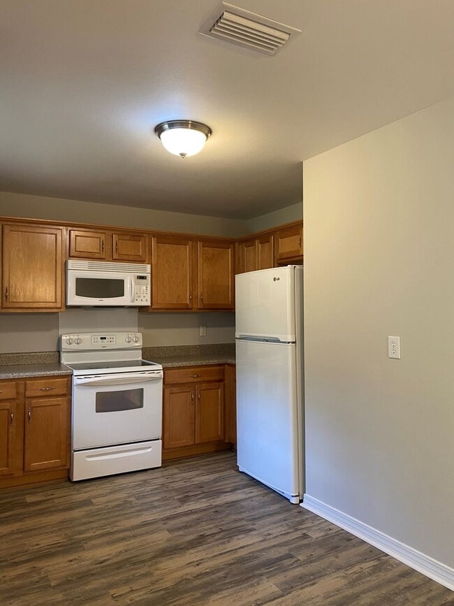 Building Photo - UPCOMING LISTING