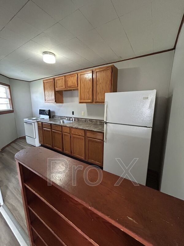 Foto del edificio - 302 E 7th St