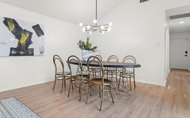 Dining area - 2019 Wilcrest Dr