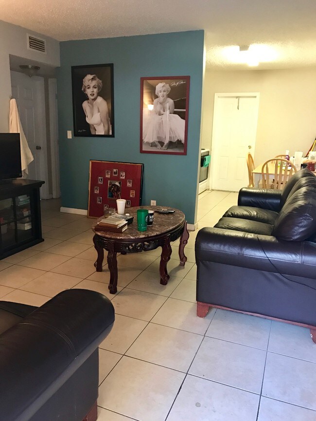 Foto del edificio - 260 SW 8th St