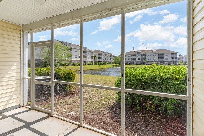 Foto del edificio - BEAUTIFUL - Lakefront Living – 3BR/3BA Tow...