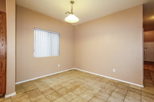 Building Photo - 3545 Terraza Mar Ave