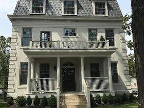 Building Photo - 738 Bryden Rd