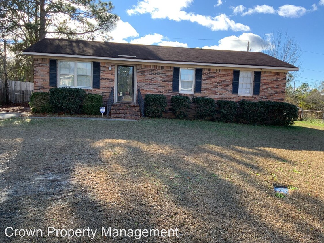 Foto principal - 3 br, 1.5 bath House - 205 Black Oak Road