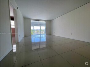 Building Photo - 2859 Leonard Dr