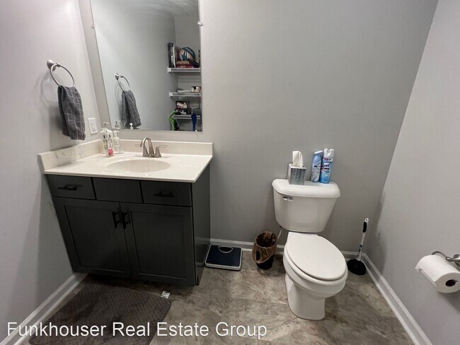 Foto del edificio - 3 br, 2.5 bath House - 2340 Kendall Lane