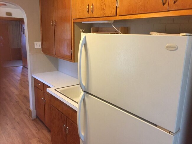 Kitchen - 612 S Rustin St