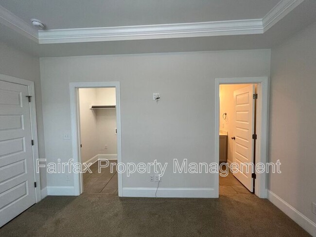 Building Photo - 5707 Abingdon Ridge Pl