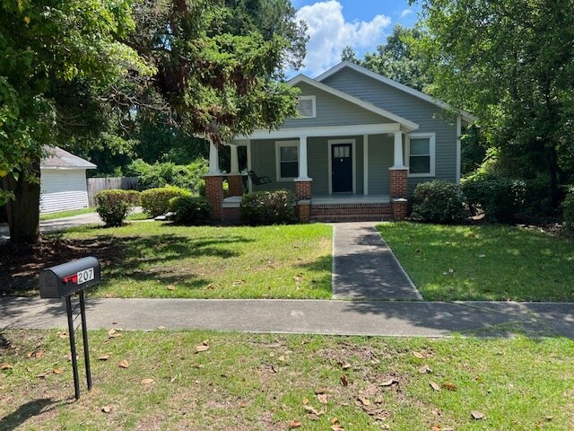 Foto principal - 207 N 1st St
