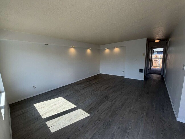 Foto del edificio - 665 NE 7th St