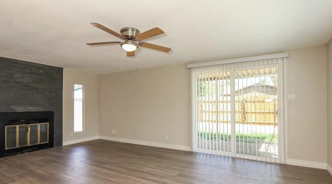 Building Photo - 4112 W Gardenia Dr