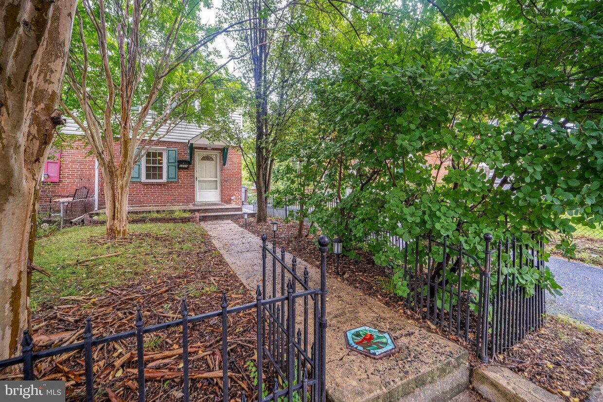 2230 Farrington Ave, Alexandria, VA 22303 Townhome Rentals in