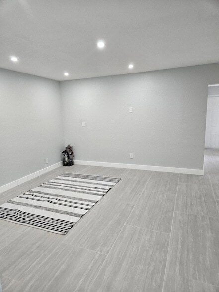 Photo - 2010 NE 33rd St House