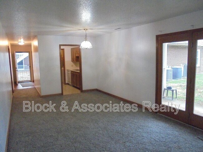Building Photo - 316-A Windsor Manor Way