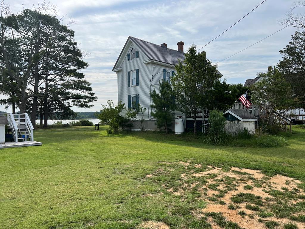 Primary Photo - 20187 Fishermans Ln