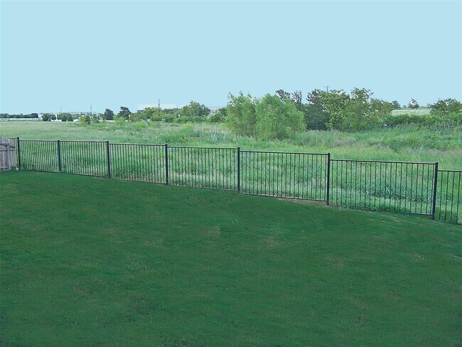 Foto del edificio - 9200 Liberty Crossing Dr