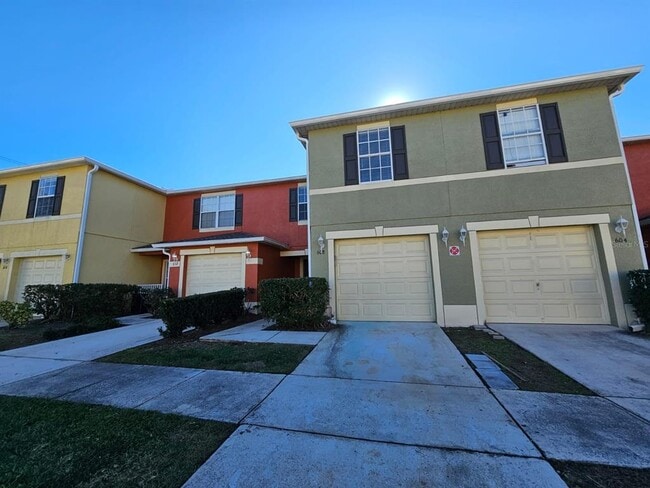 Building Photo - 608 Cresting Oak Cir