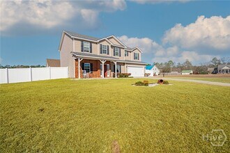 Building Photo - 100 Springcreek Ln