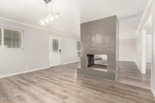 Building Photo - 6931 E Almeria Rd