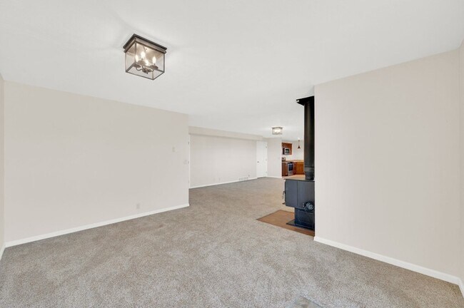 Building Photo - 7246 W Juniper Tree Cove