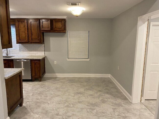 Foto del edificio - 10451 N Essex Dr