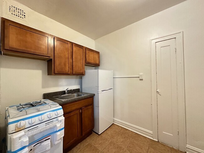 Foto del edificio - 4828 N Damen Ave