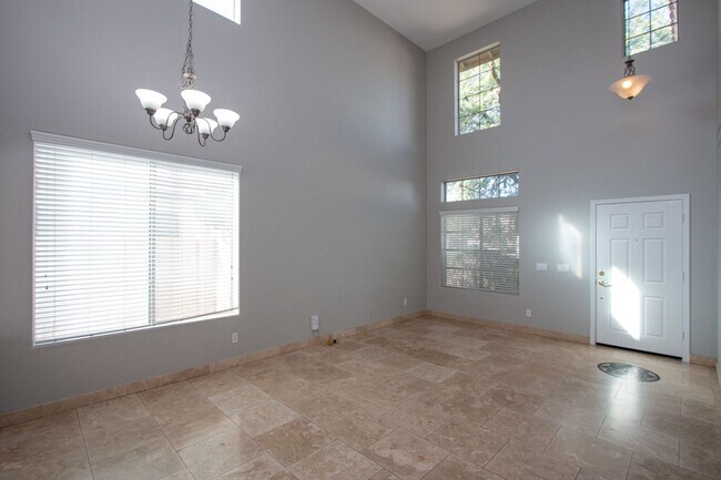 Building Photo - Welcome to this stunning 4 bedroom, 2.5 ba...