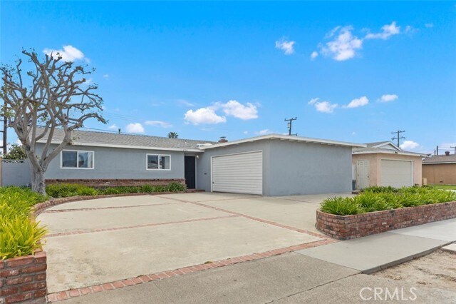 Foto del edificio - 16782 Ross Ln