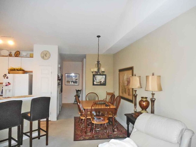 Foto del edificio - 1487 Fox Pointe Cir