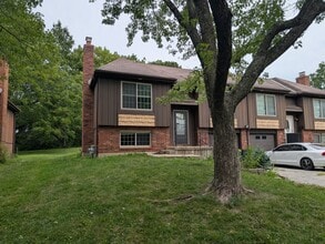 Building Photo - 9106 W 78th St