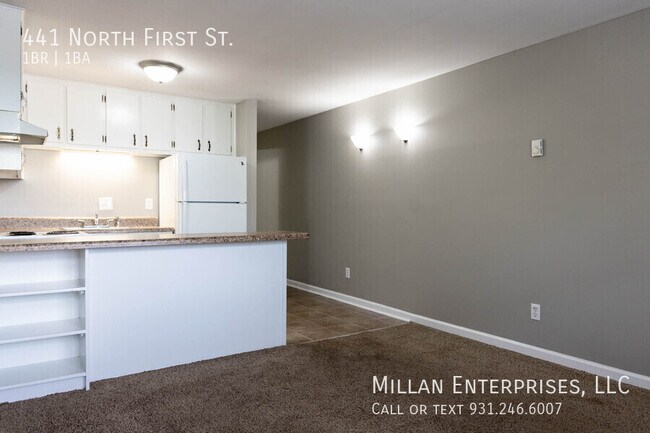 Building Photo - 441 N 1st St