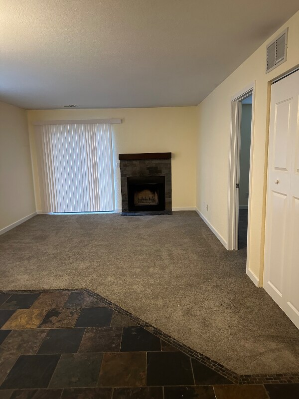 Foto del edificio - 225 E 8th Ave