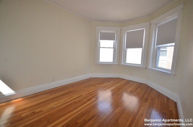 Building Photo - 5 Walbridge St