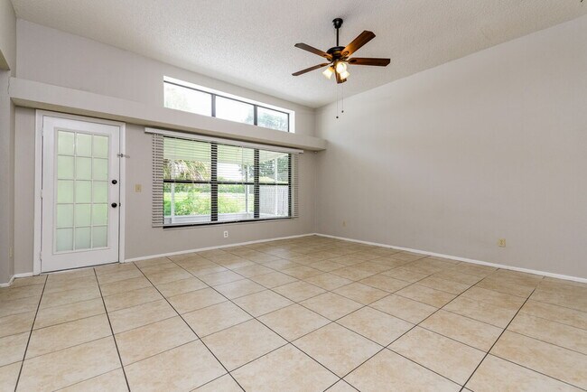 Building Photo - 5237 Desmond Ln